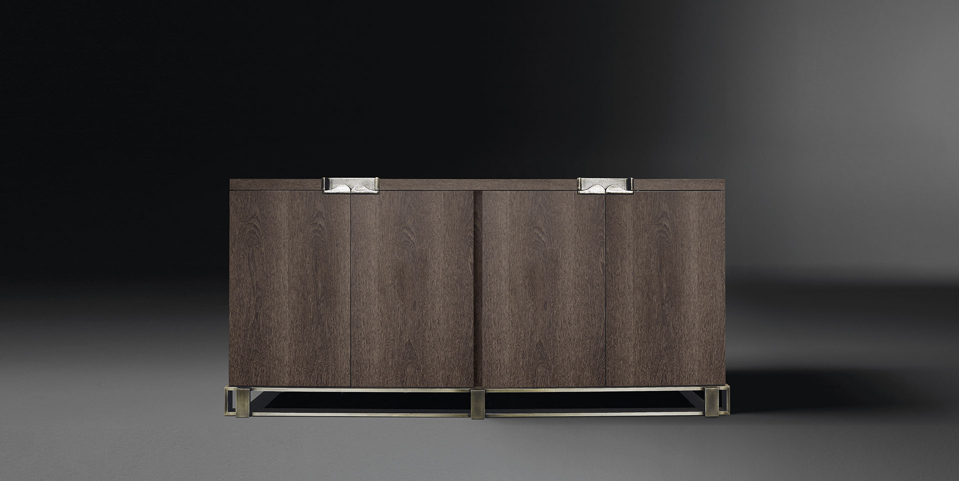 Margot is a wooden cabinet with bronze base, handle and hinges from Promemoria's catalogue | Promemoria