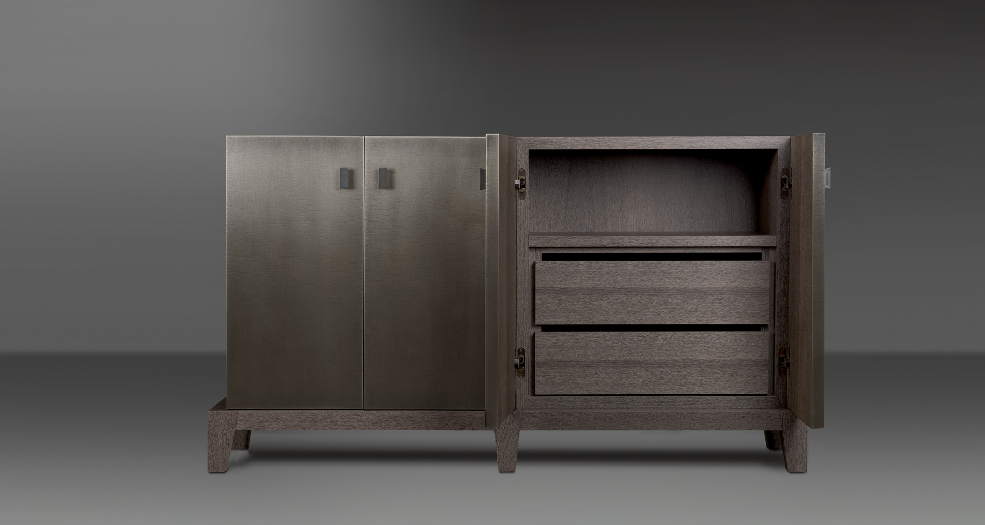 Amarcord is a wooden modular cabinet with doors or drawers and buit-in or bronze handles from the Promemoria's catalogue | Promemoria