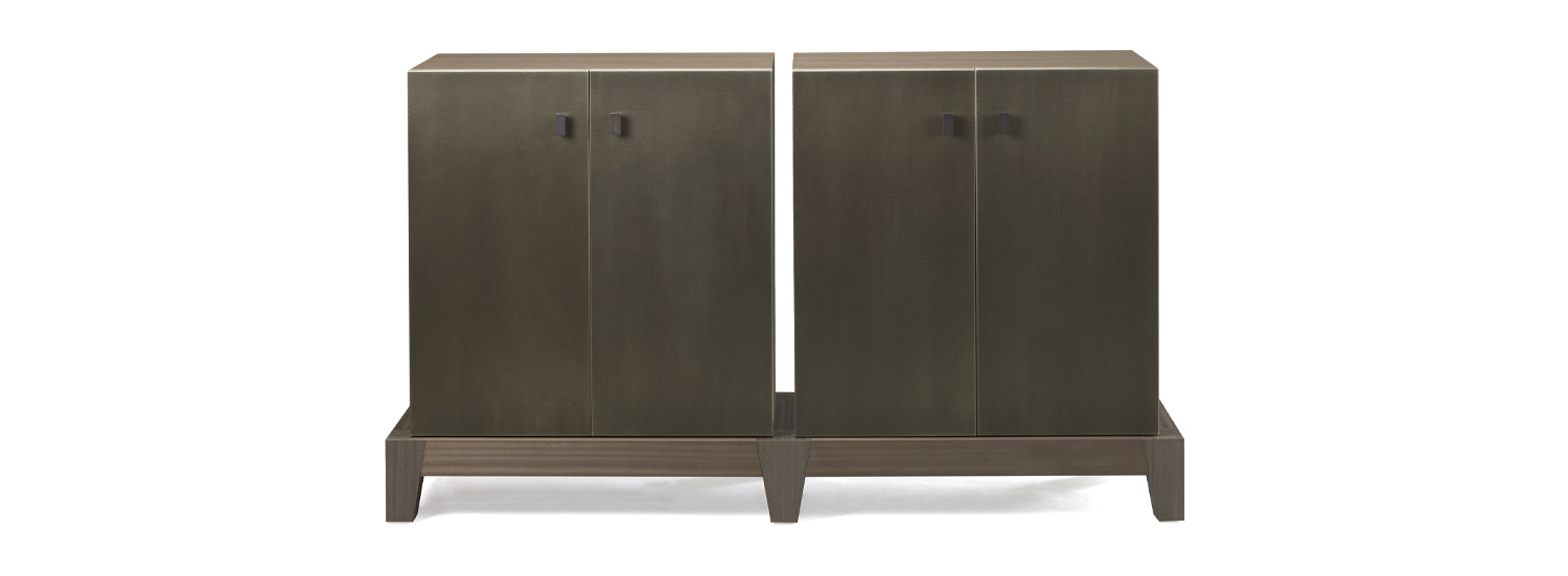 https://promemoria.freetls.fastly.net/mediaAmarcord%20is%20a%20wooden%20modular%20cabinet%20with%20doors%20or%20drawers%20and%20buit-in%20or%20bronze%20handles%20from%20the%20Promemoria's%20catalogue%20|%20Promemoria