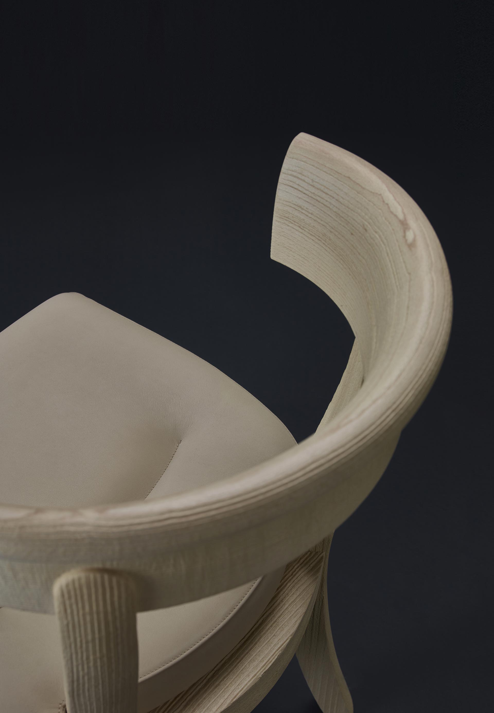 Semi-circle backrest detail of Irene, a wooden dining chair from Promemoria's catalogue | Promemoria