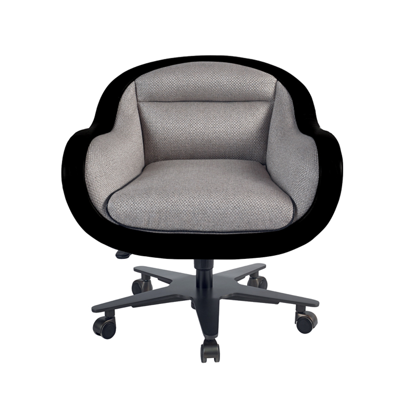 Vittoria是一款配备金属或铜质底座的办公椅，并以织物或皮革包衬，背面有铜质手柄，请参见Promemoria产品目录|Promemoria