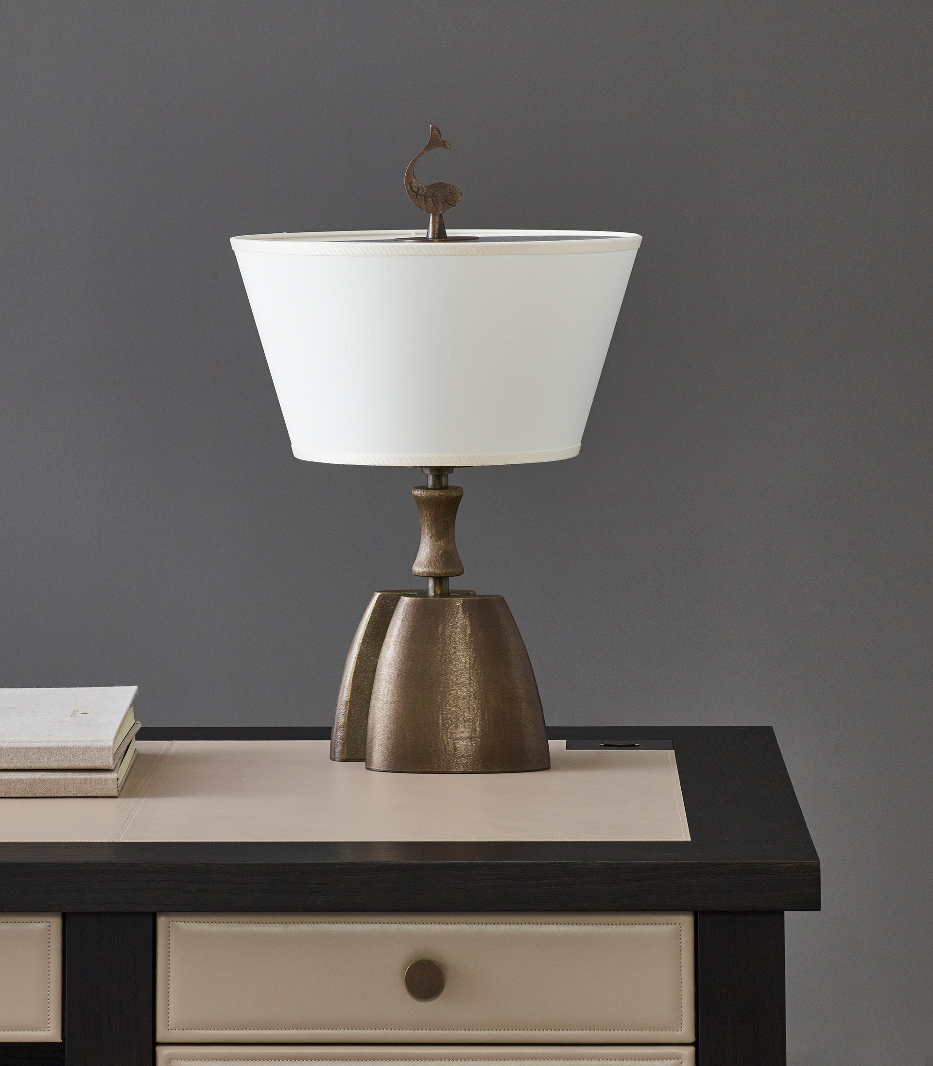 Misultin is a table LED lamp with bronze structure with a linen, cotton or hand-embroidered silk lampshade, from Promemoria's catalogue | Promemoria