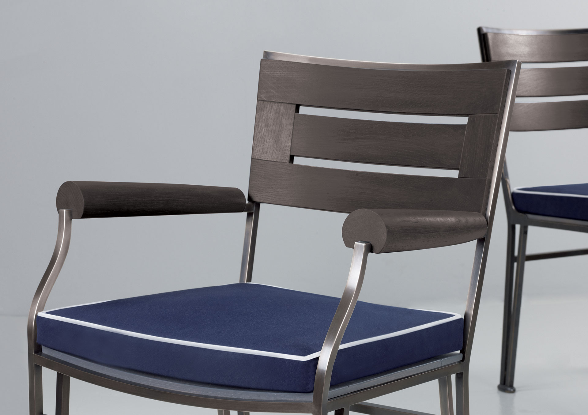 Cernobbio is an outdoor bronze chair from Promemoria's outdoor calatague | Promemoria