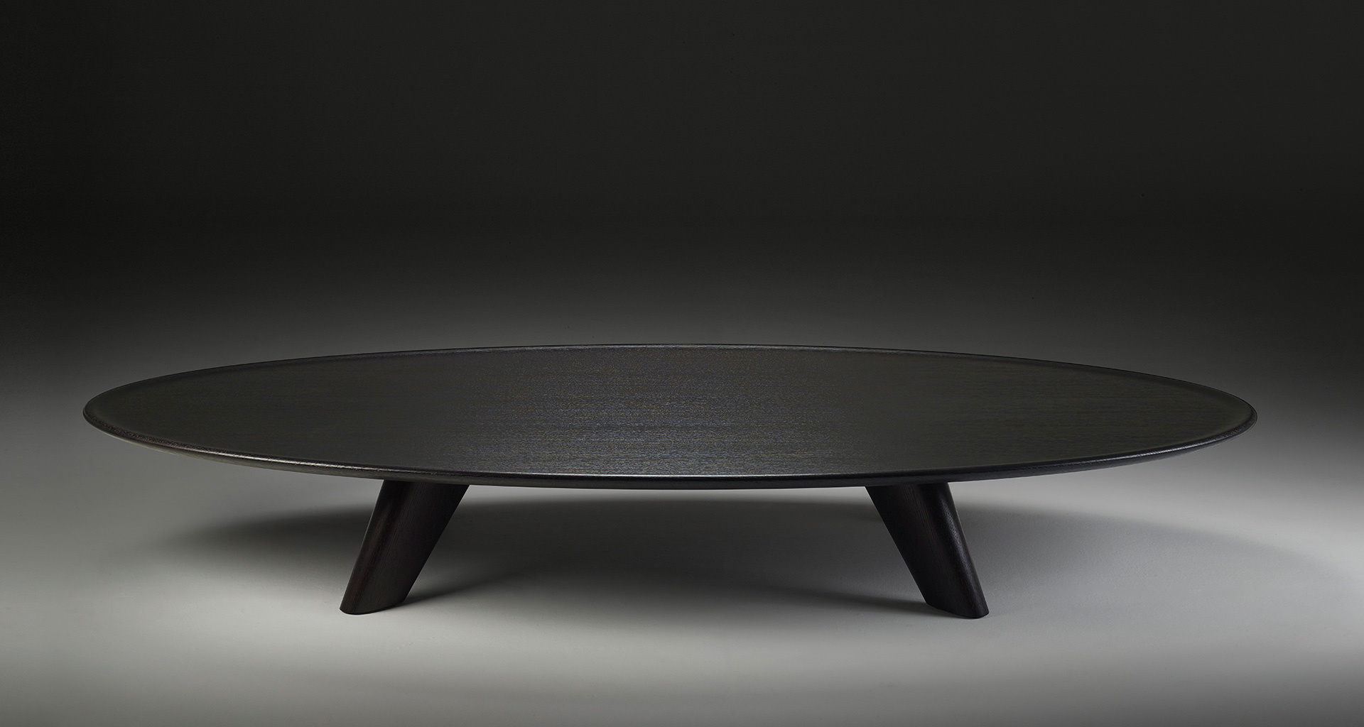 Djennè coffee table that belongs to Indigo Tales, the 2018 Promemoria collection led by indigo color and presented during the Milan Design Week | Promemoria