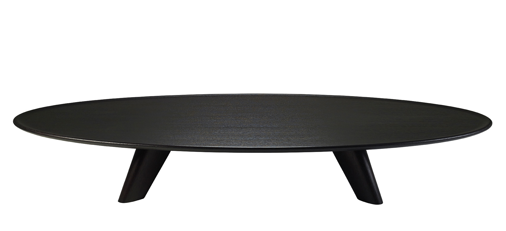Djennè is an essential wooden coffee table with rounded and grooved profiles, from Promemoria's Indigo Tales collection | Promemoria