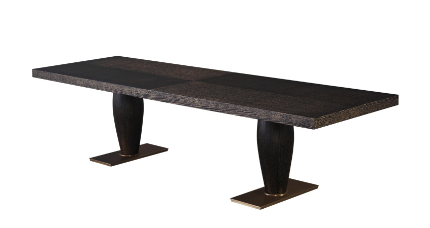 Bassano是一款令人印象深刻的实木餐桌，配有青铜底座和嵌花式桌面，请参见Promemoria产品目录 | Promemoria